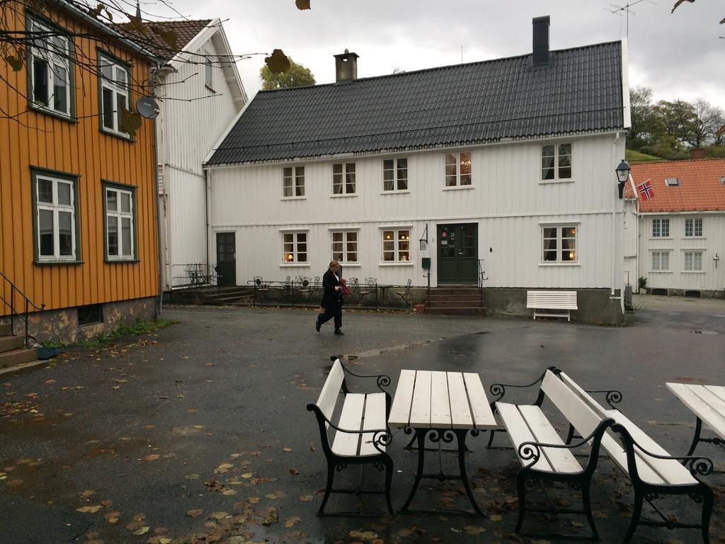 Gjestehuset Ibsen Grimstad  Rum bild