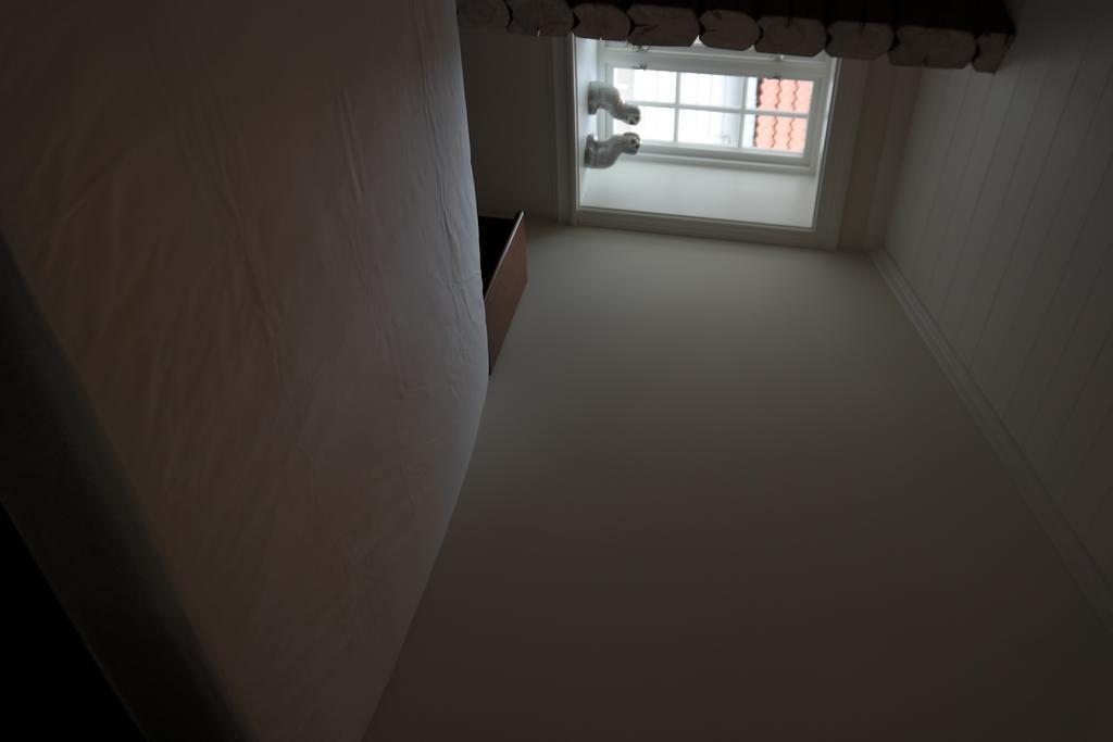 Gjestehuset Ibsen Grimstad  Exteriör bild